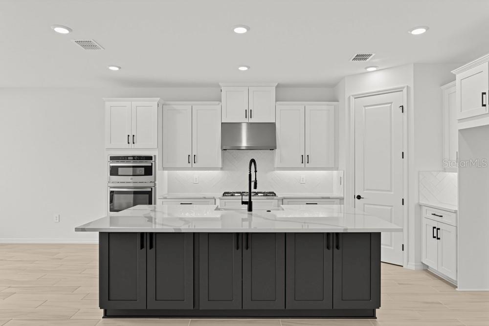 Listing photo 2 for 11390 Bourbon Rose Cir