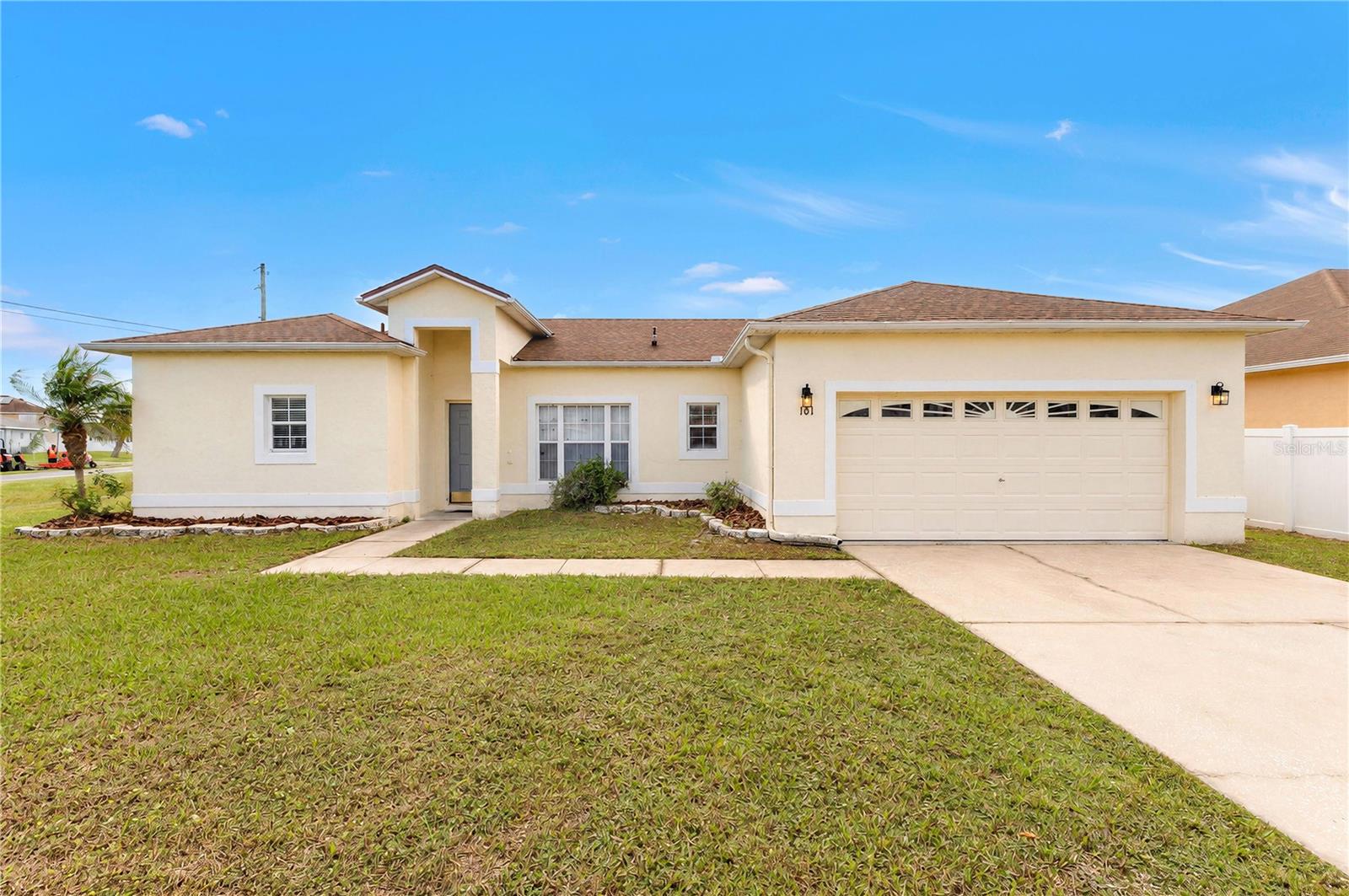 Listing photo 1 for 101 Blackpool Way