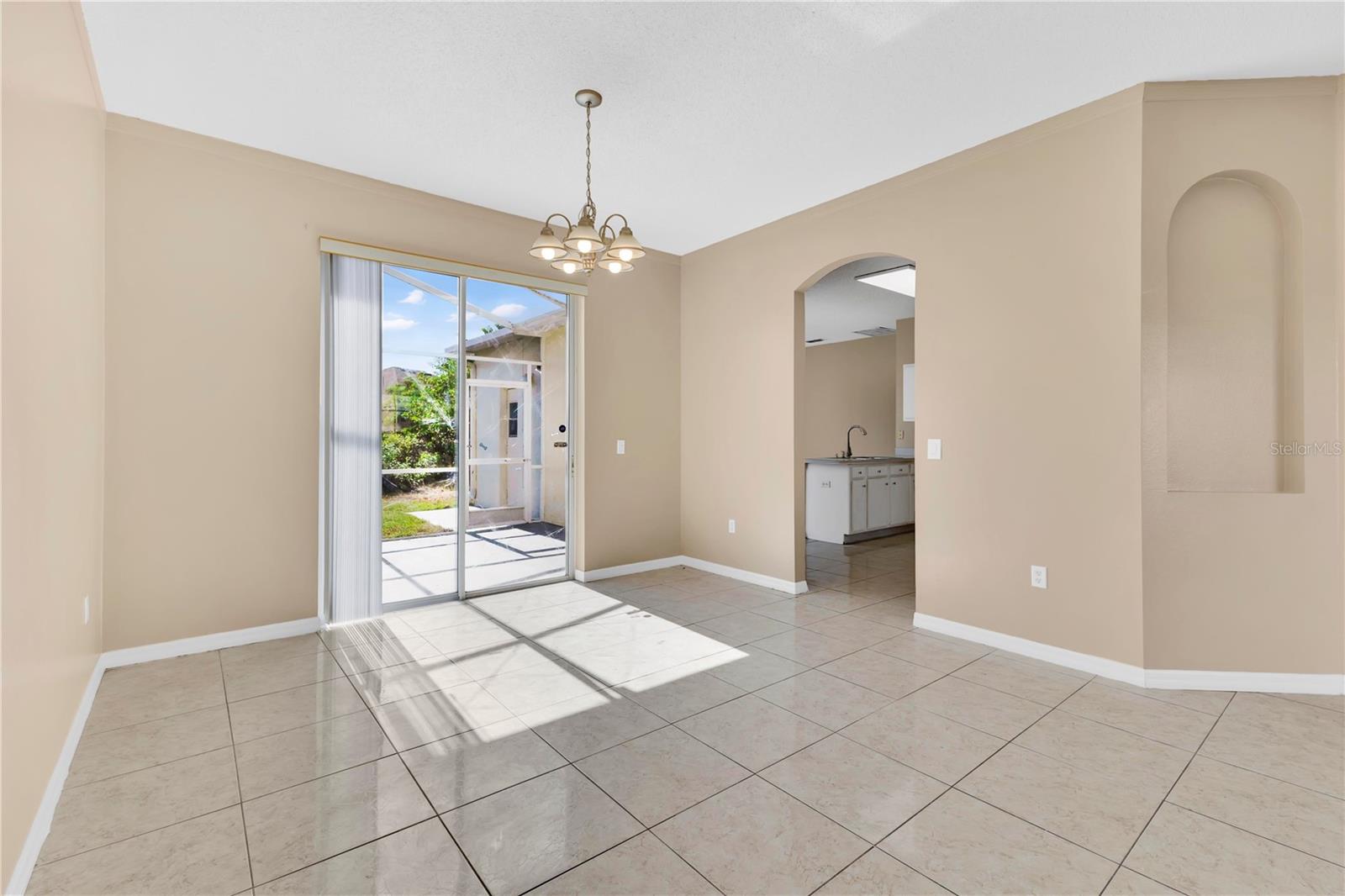 Listing photo 3 for 101 Blackpool Way