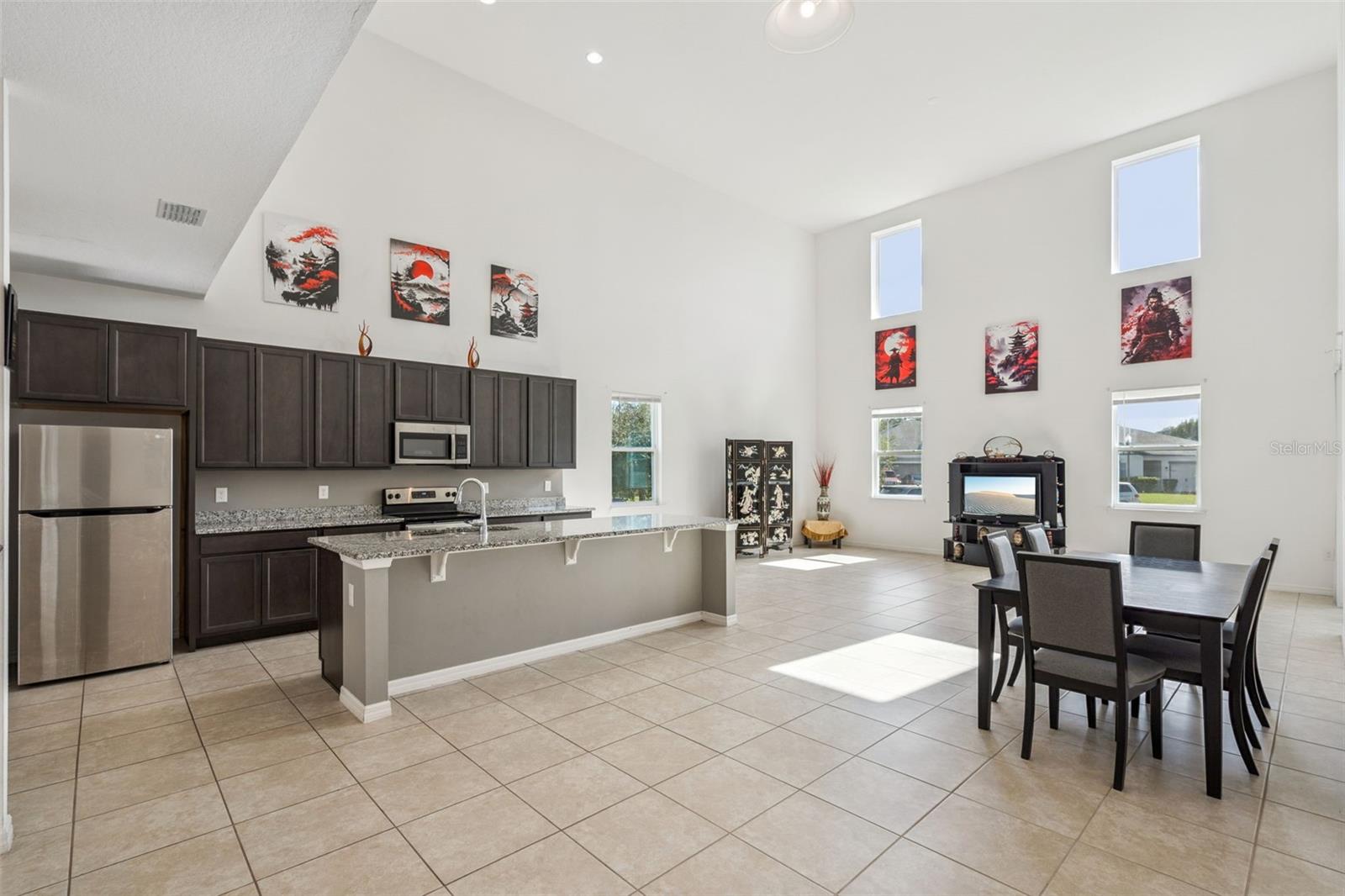 Listing photo 3 for 1181 Hilltop Pl