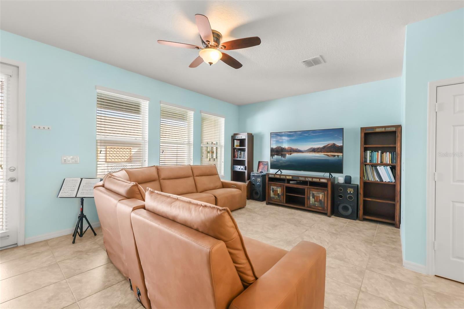 Listing photo 3 for 8163 Red Stopper Ln