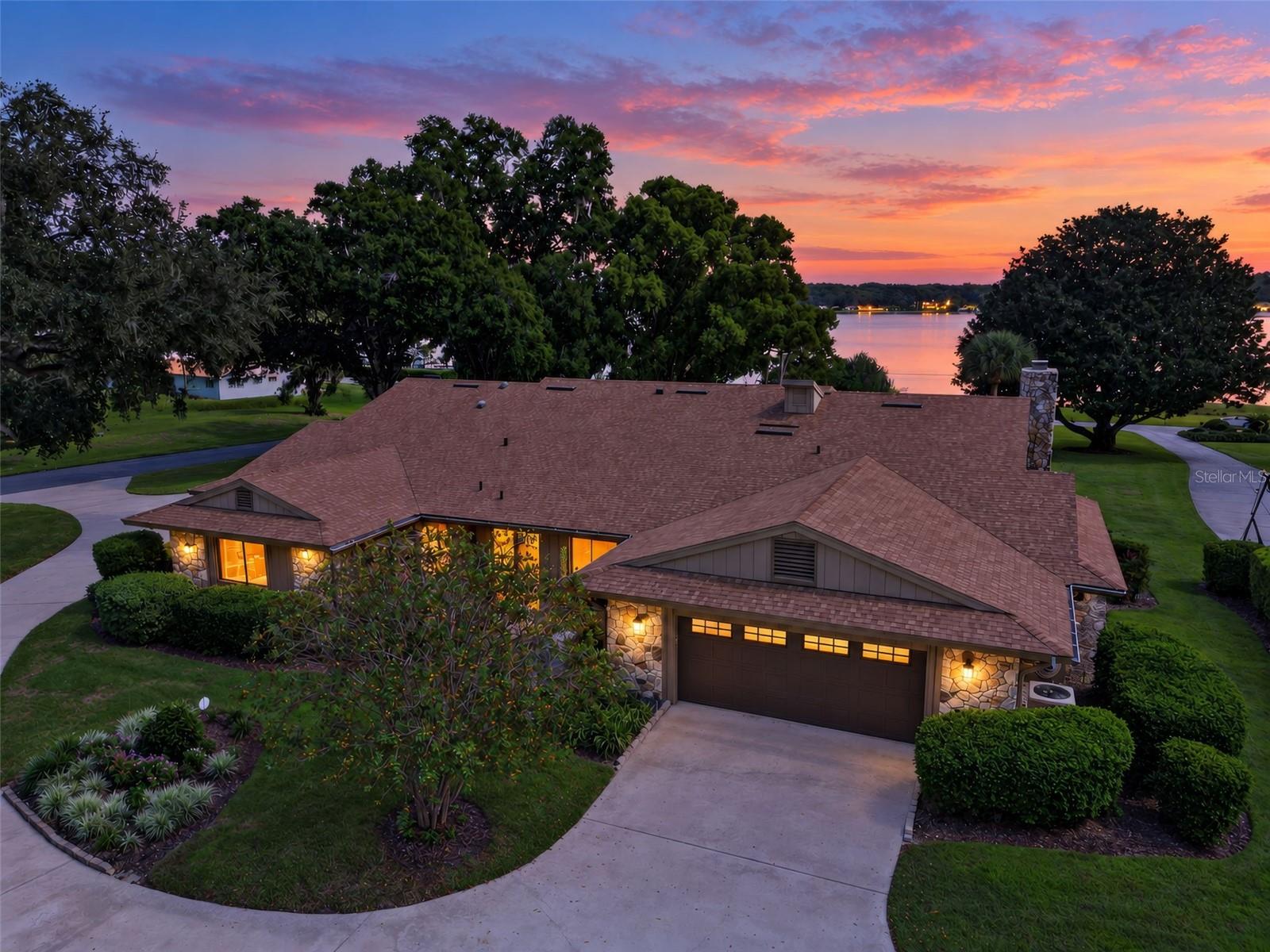 Listing photo 1 for 1750 Sussex Dr