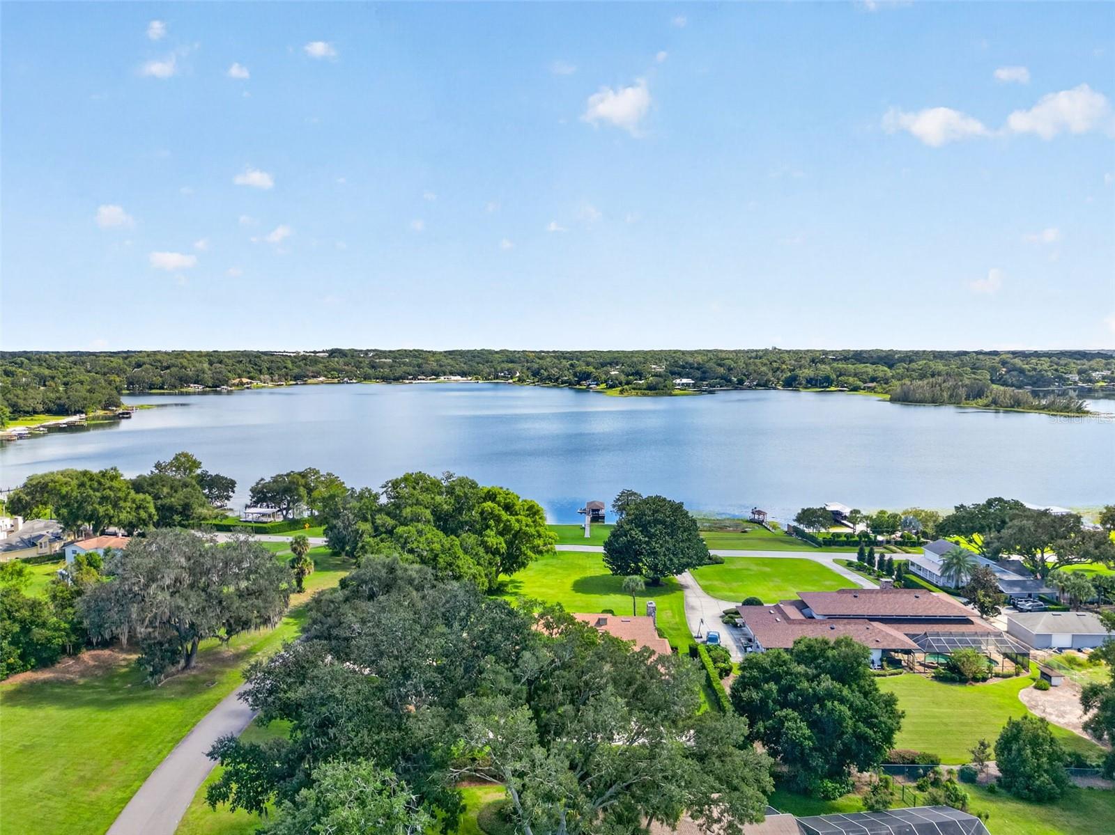 Listing photo 3 for 1750 Sussex Dr