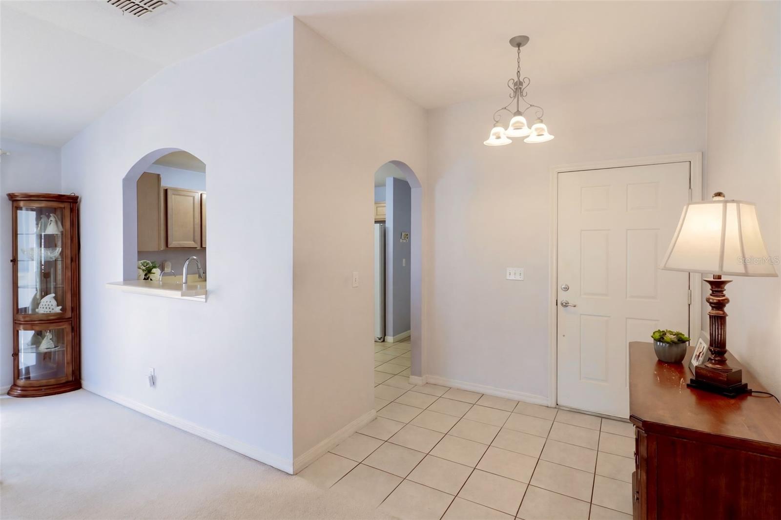 Listing photo 3 for 3437 Grenville Dr