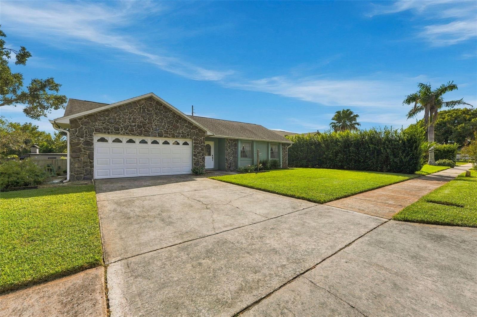 Listing photo 2 for 4164 Thomassa Ct