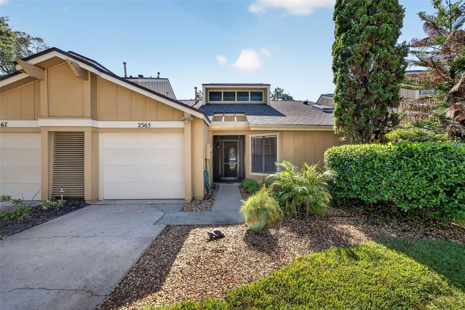 Listing photo 1 for 2365 Sierra Ln #2365