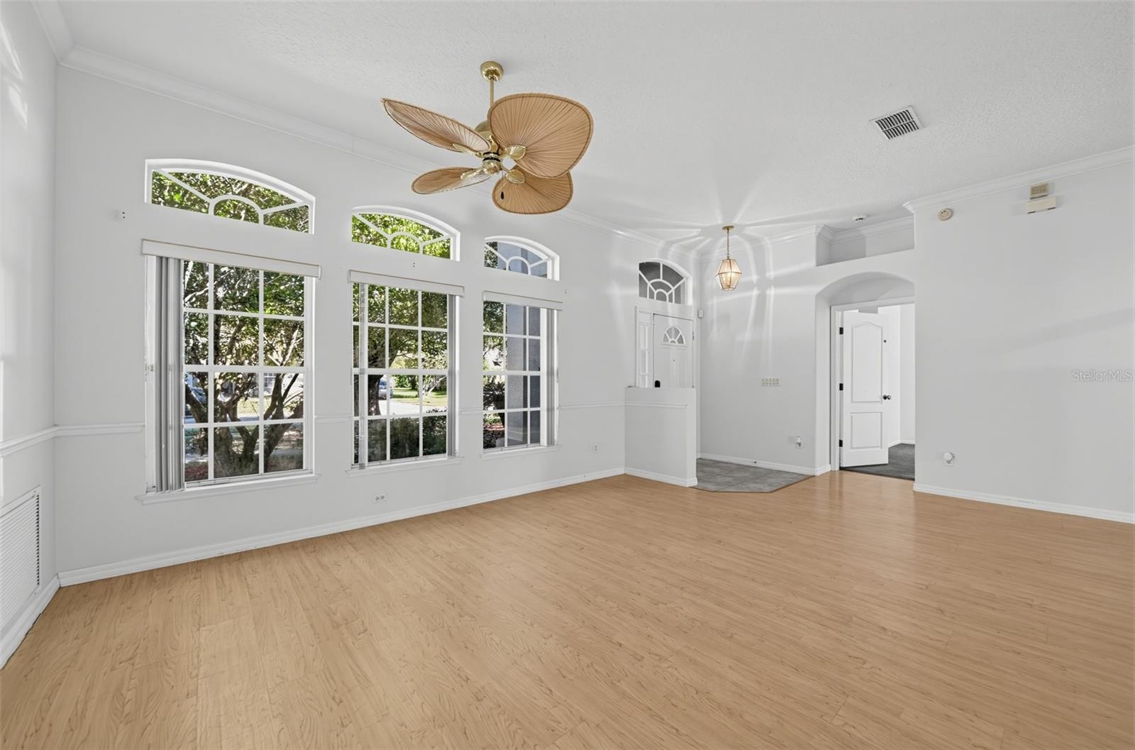 Listing photo 3 for 13838 Riverpath Grove Dr