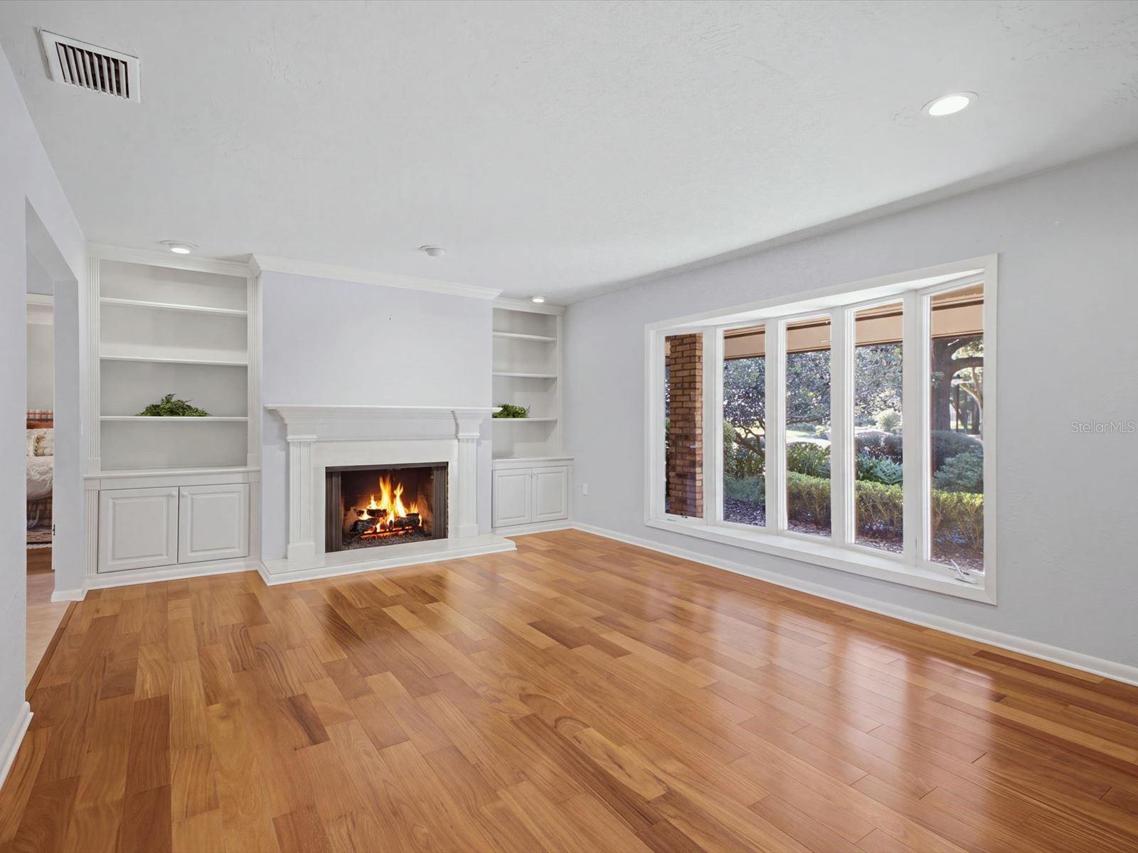 Listing photo 3 for 1735 Demetree Dr