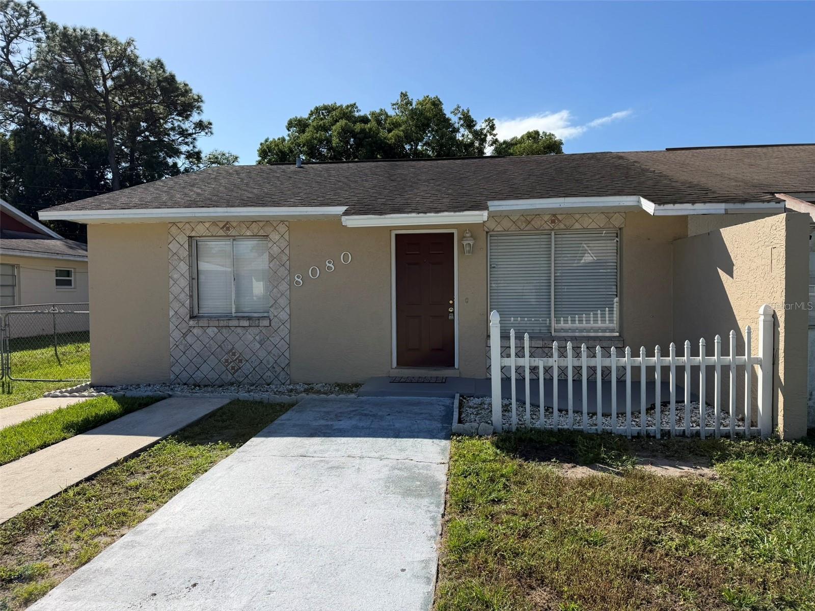 Listing photo 2 for 8080 Parrot Dr
