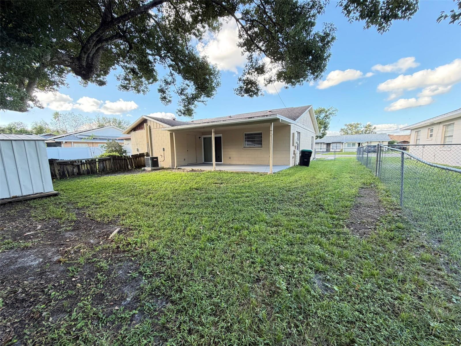 Listing photo 3 for 8080 Parrot Dr