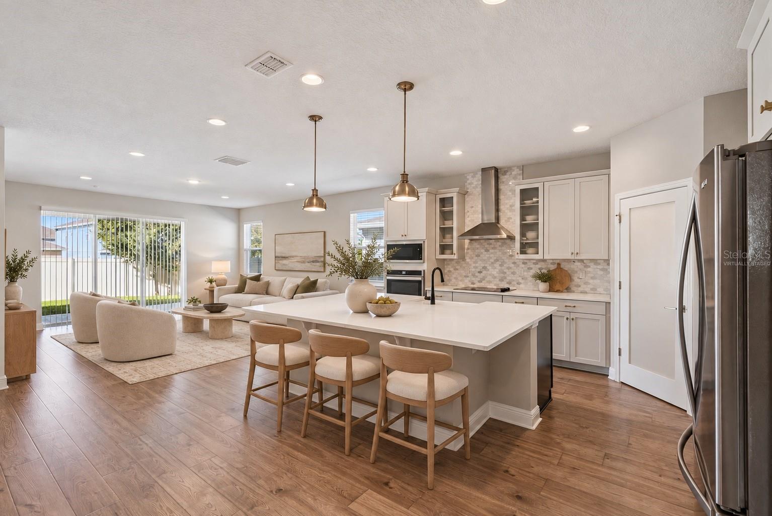 Listing photo 3 for 4417 Lions Gate Ave