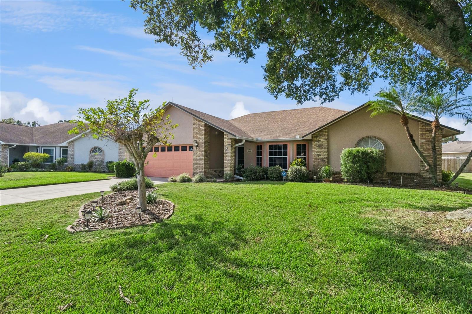 Listing photo 2 for 1512 Reade Cir