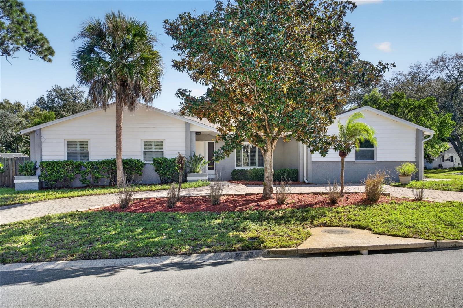 Listing photo 1 for 326 Coble Dr