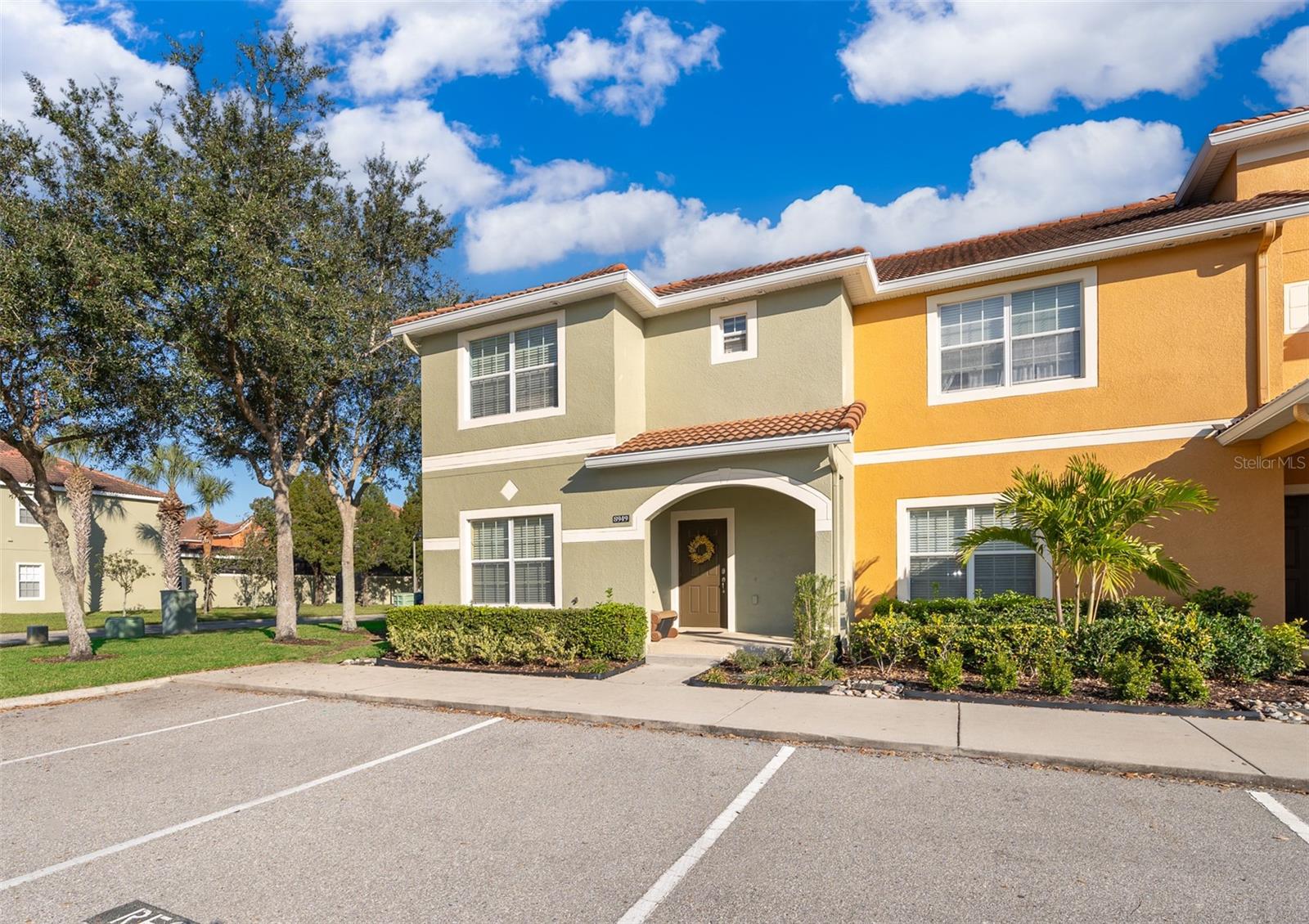 Listing photo 2 for 8949 Candy Palm Rd