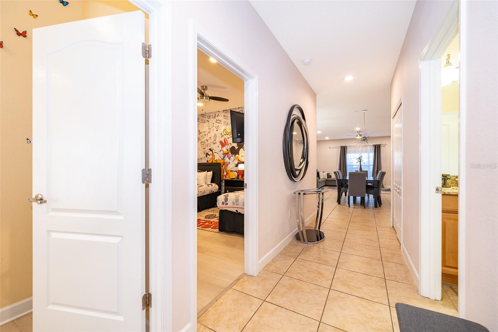 Listing photo 3 for 8949 Candy Palm Rd