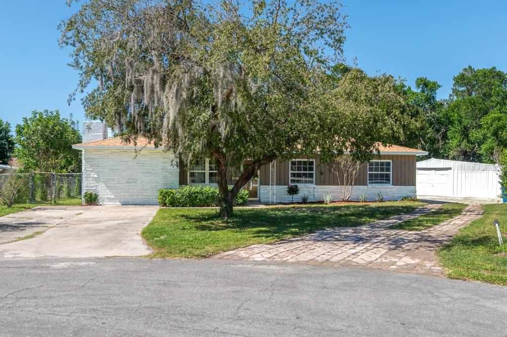 Listing photo 2 for 525 S Tangerine Ct