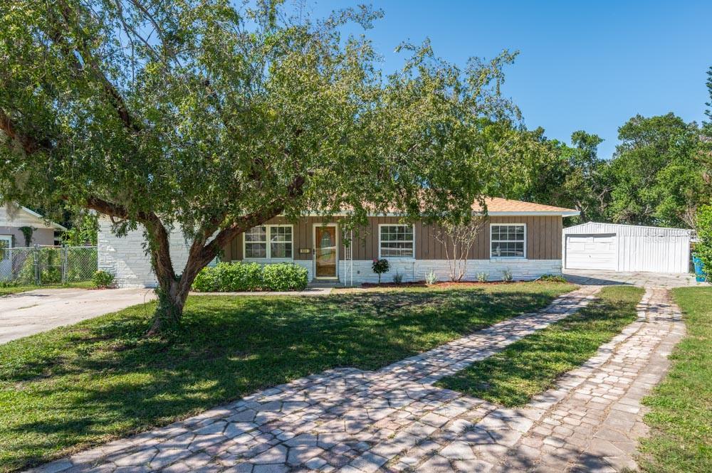 Listing photo 1 for 525 S Tangerine Ct