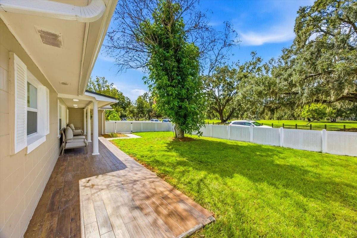 Listing photo 3 for 2629 Telstar Ave