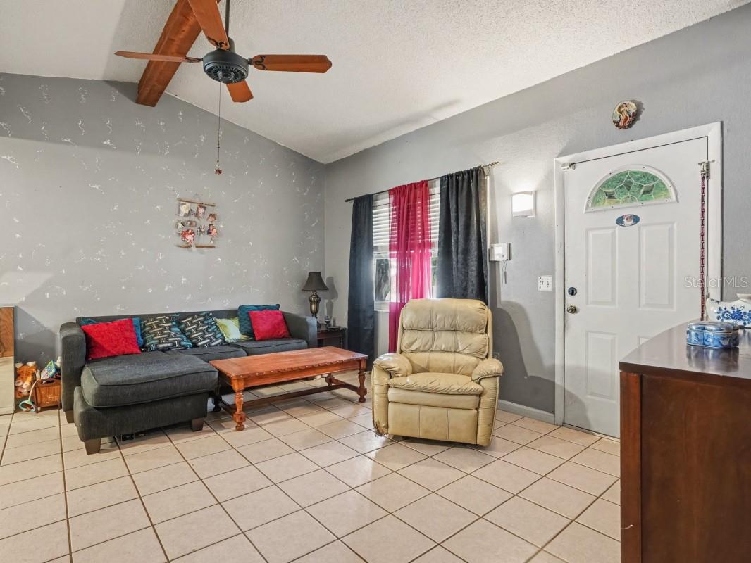Listing photo 3 for 6313 Sweetwater Dr E