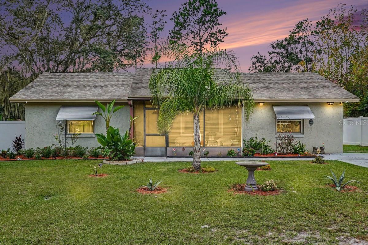 Listing photo 1 for 6313 Sweetwater Dr E