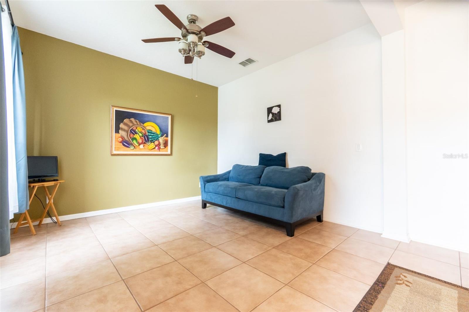 Listing photo 3 for 7908 Bear Claw Run