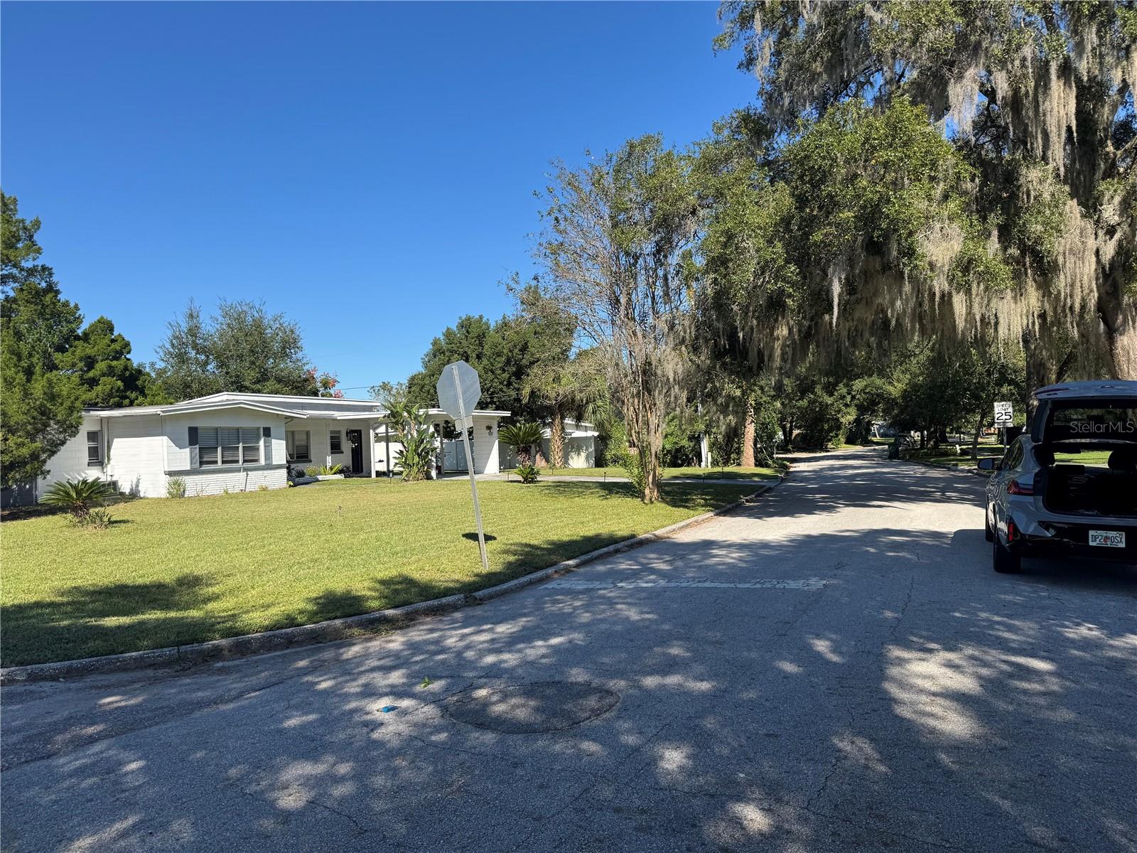 Listing photo 2 for 506 Lander Rd