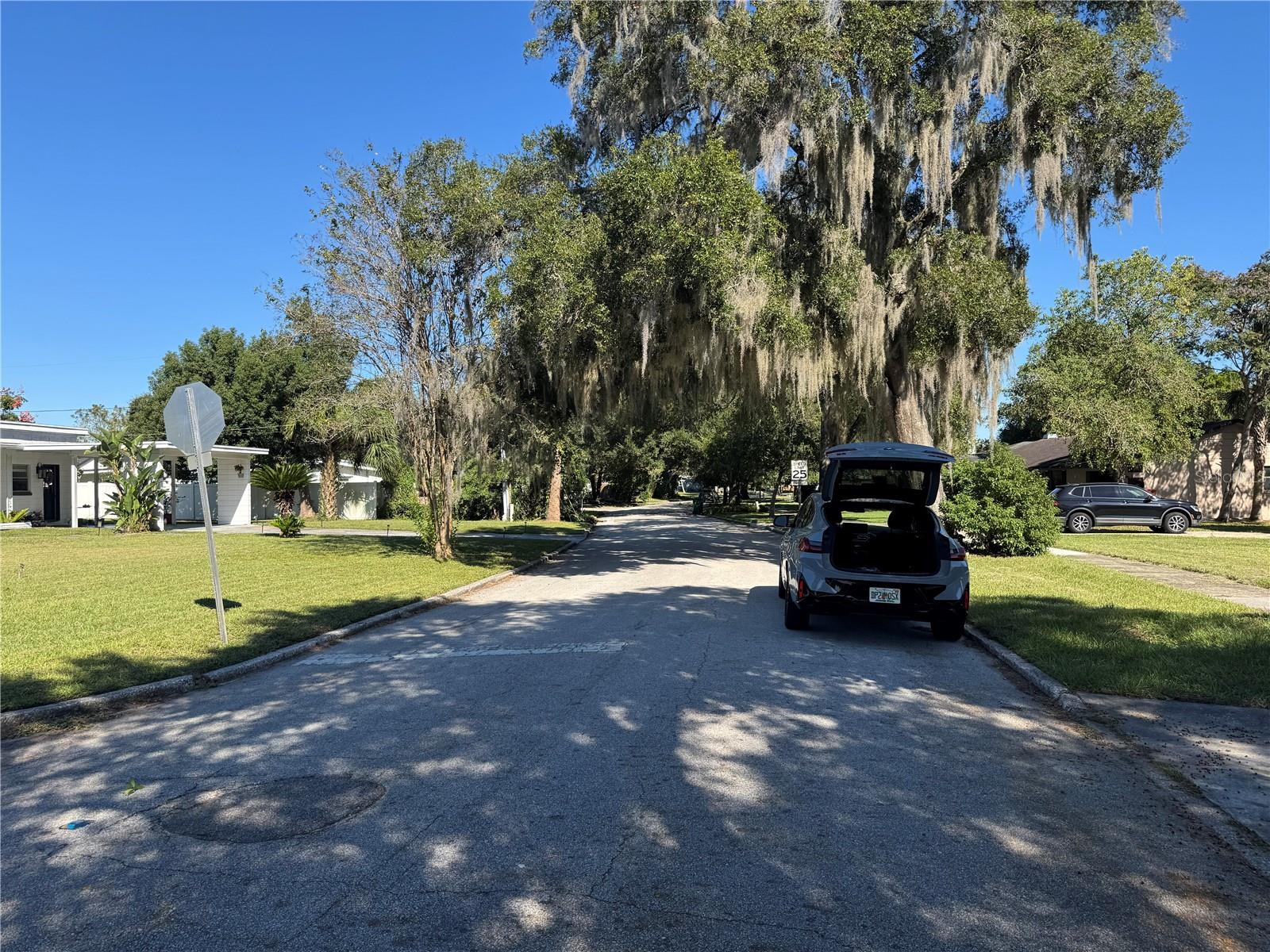 Listing photo 3 for 506 Lander Rd