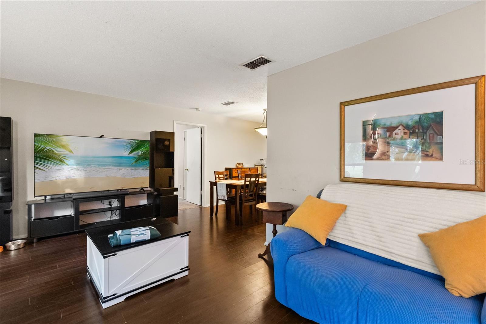 Listing photo 2 for 21356 Reindeer Rd
