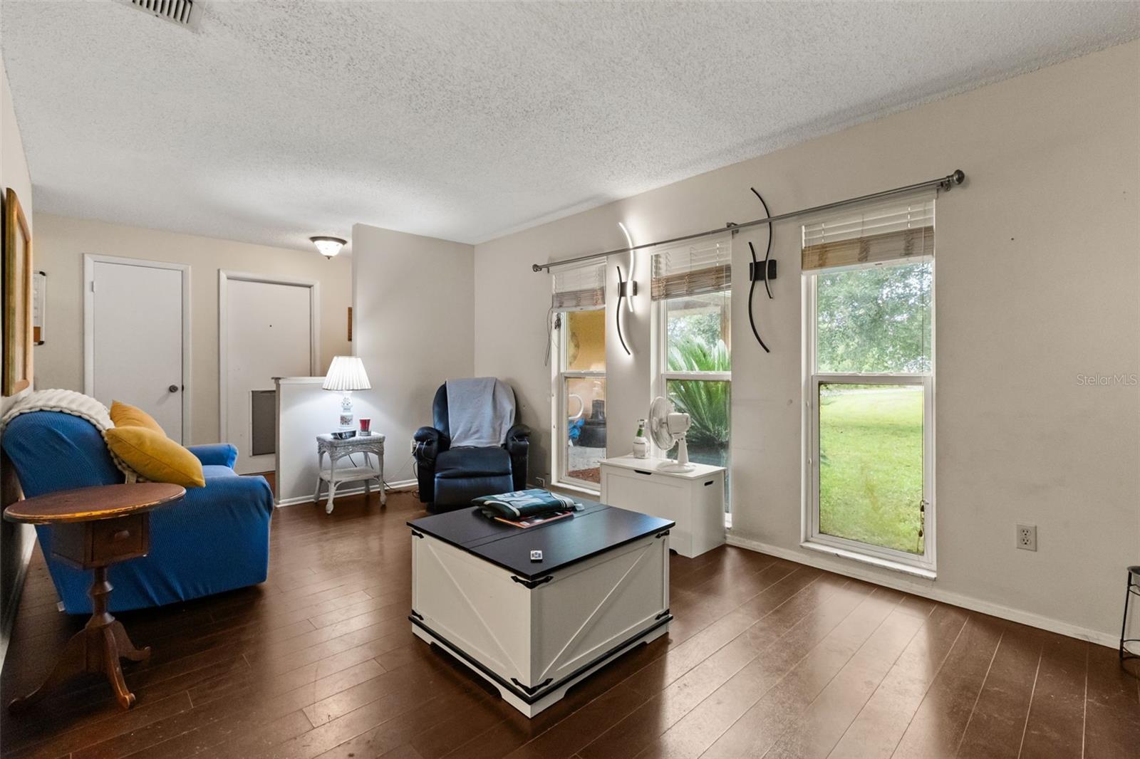 Listing photo 3 for 21356 Reindeer Rd