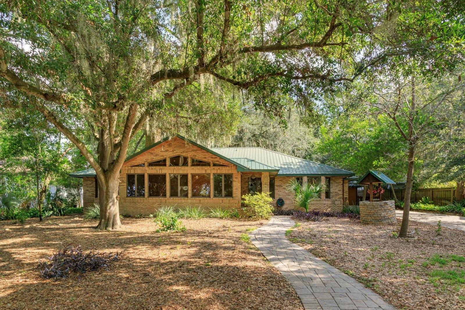 Listing photo 1 for 10350 Lake Louisa Rd