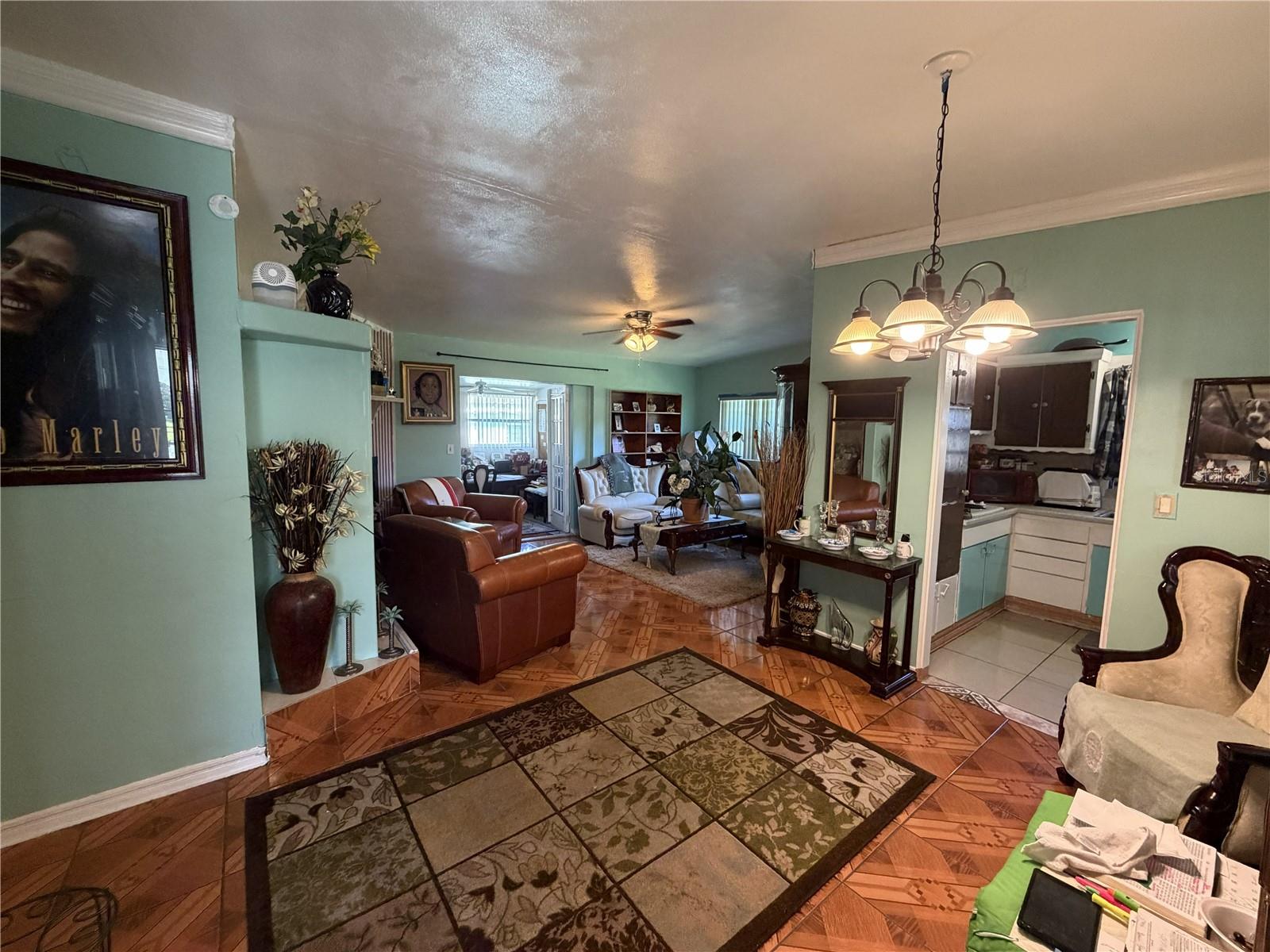 Listing photo 2 for 5117 W Washington St