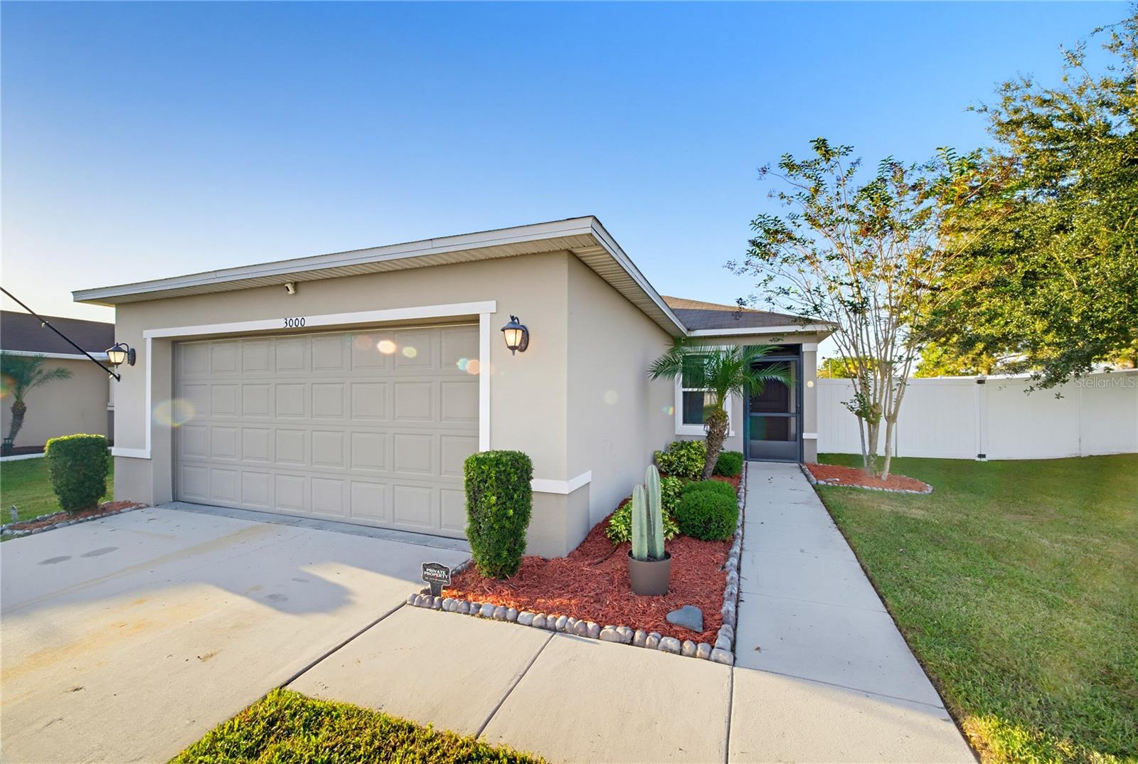 Listing photo 1 for 3000 Lakes Crest Ave