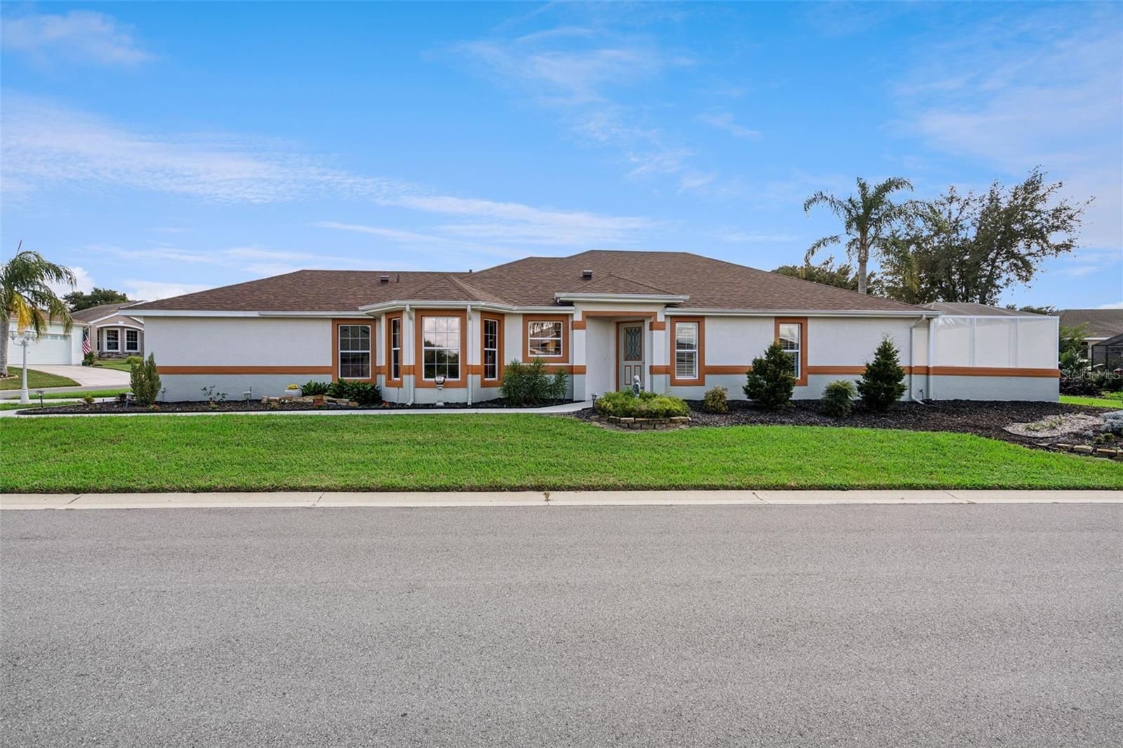 Listing photo 1 for 4900 Canoe Ct