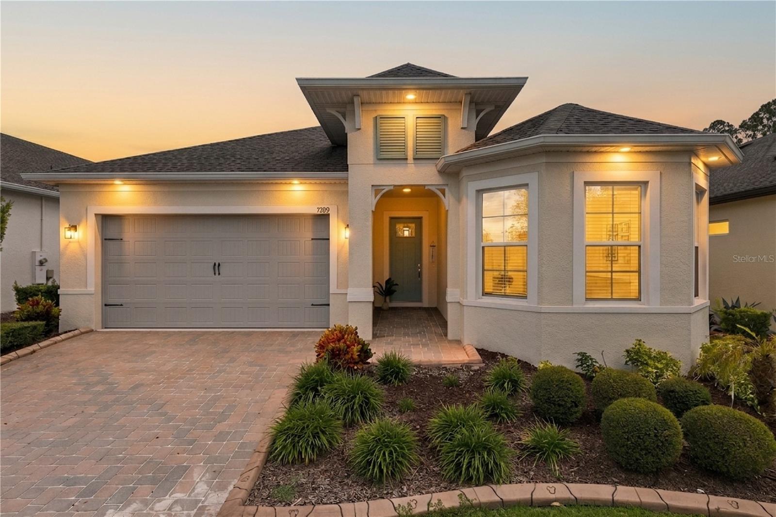 Listing photo 1 for 7789 Four Seasons Blvd