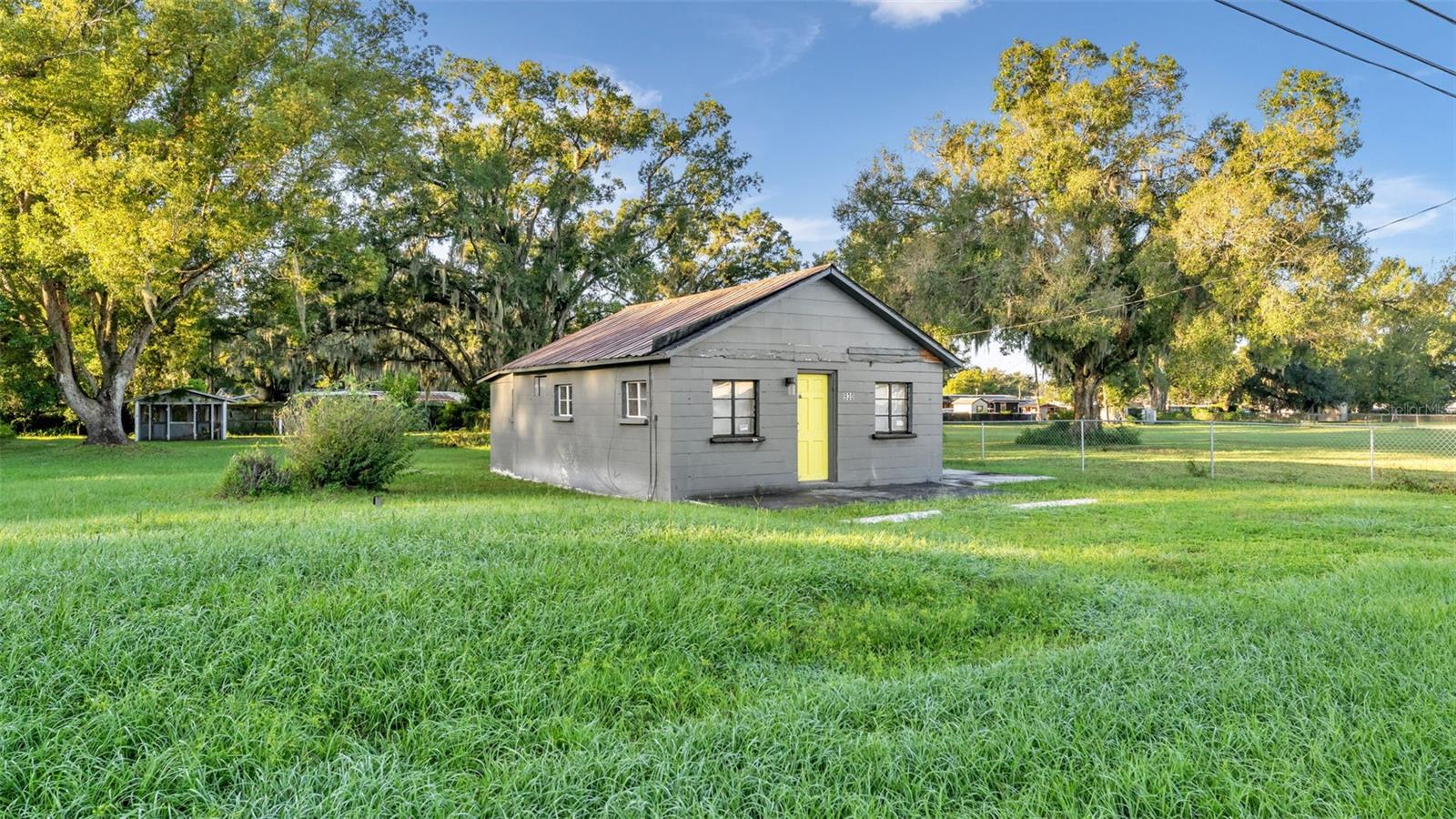 Listing photo 1 for 936 Wilder Rd