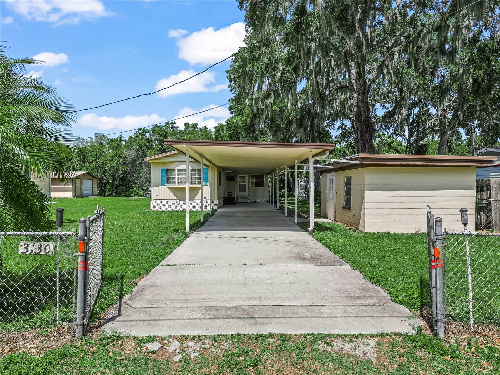 Listing photo 2 for 3130 N Marina Pkwy