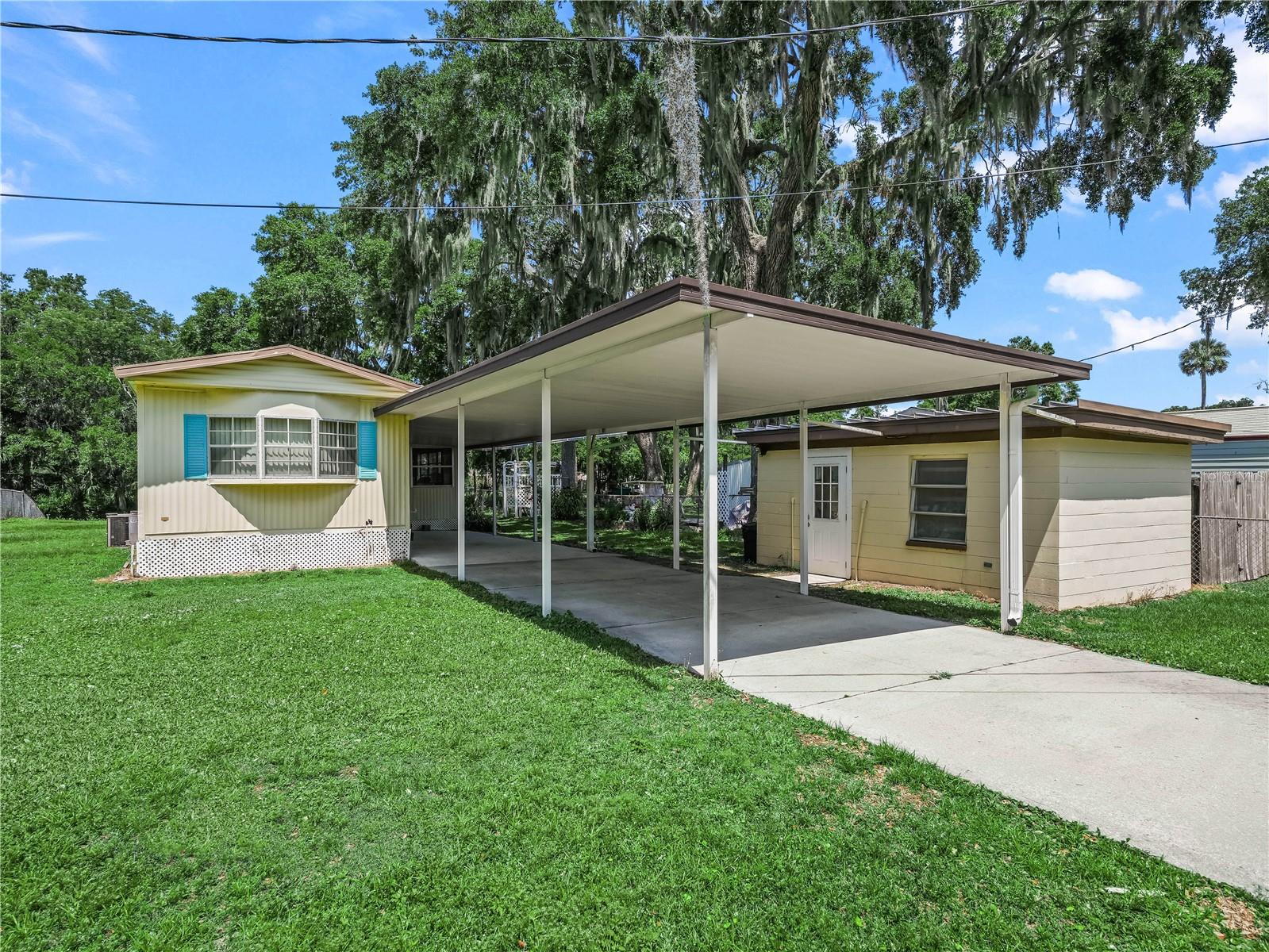 Listing photo 1 for 3130 N Marina Pkwy