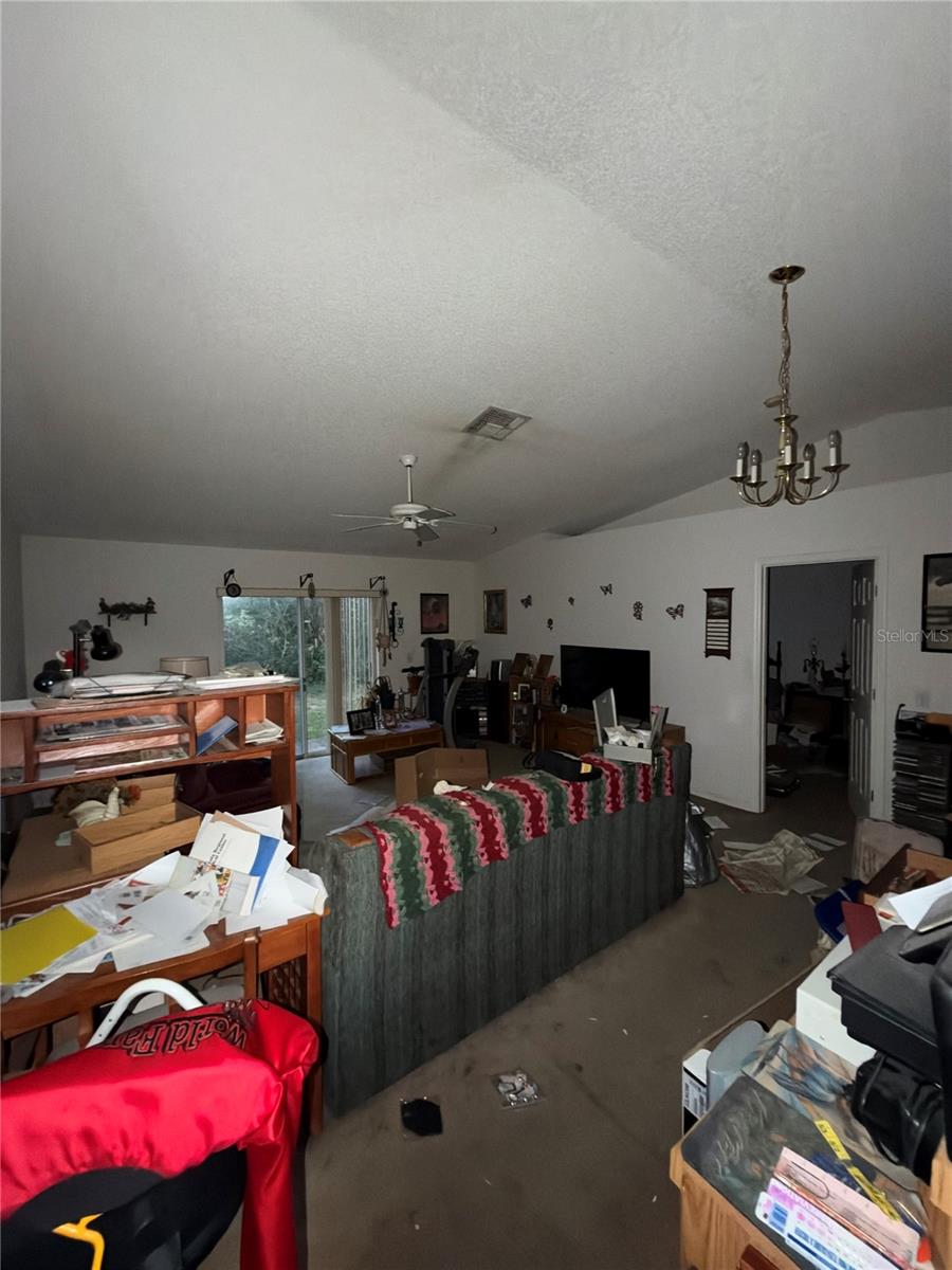 Listing photo 2 for 16116 Dorchester Blvd