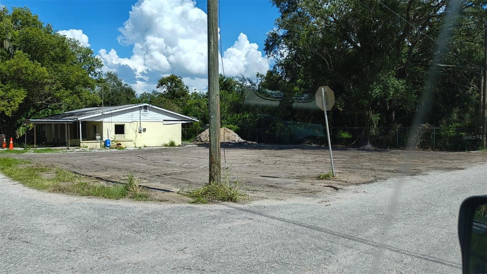 Listing photo 1 for 131 E Bay Blvd S