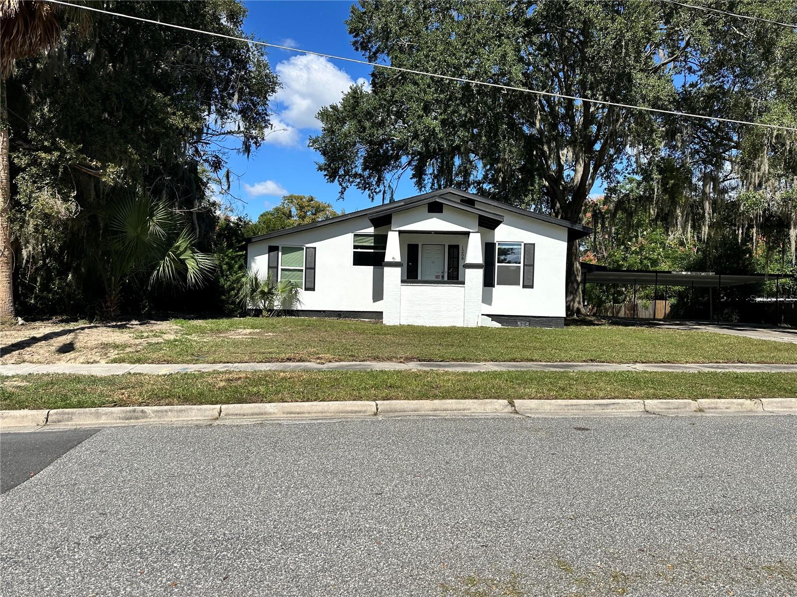 Listing photo 1 for 1208 Bonaire Dr