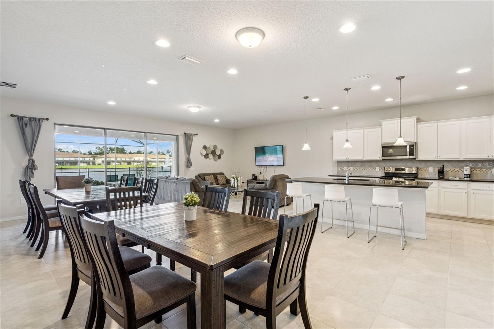 Listing photo 3 for 8849 Corcovado Dr