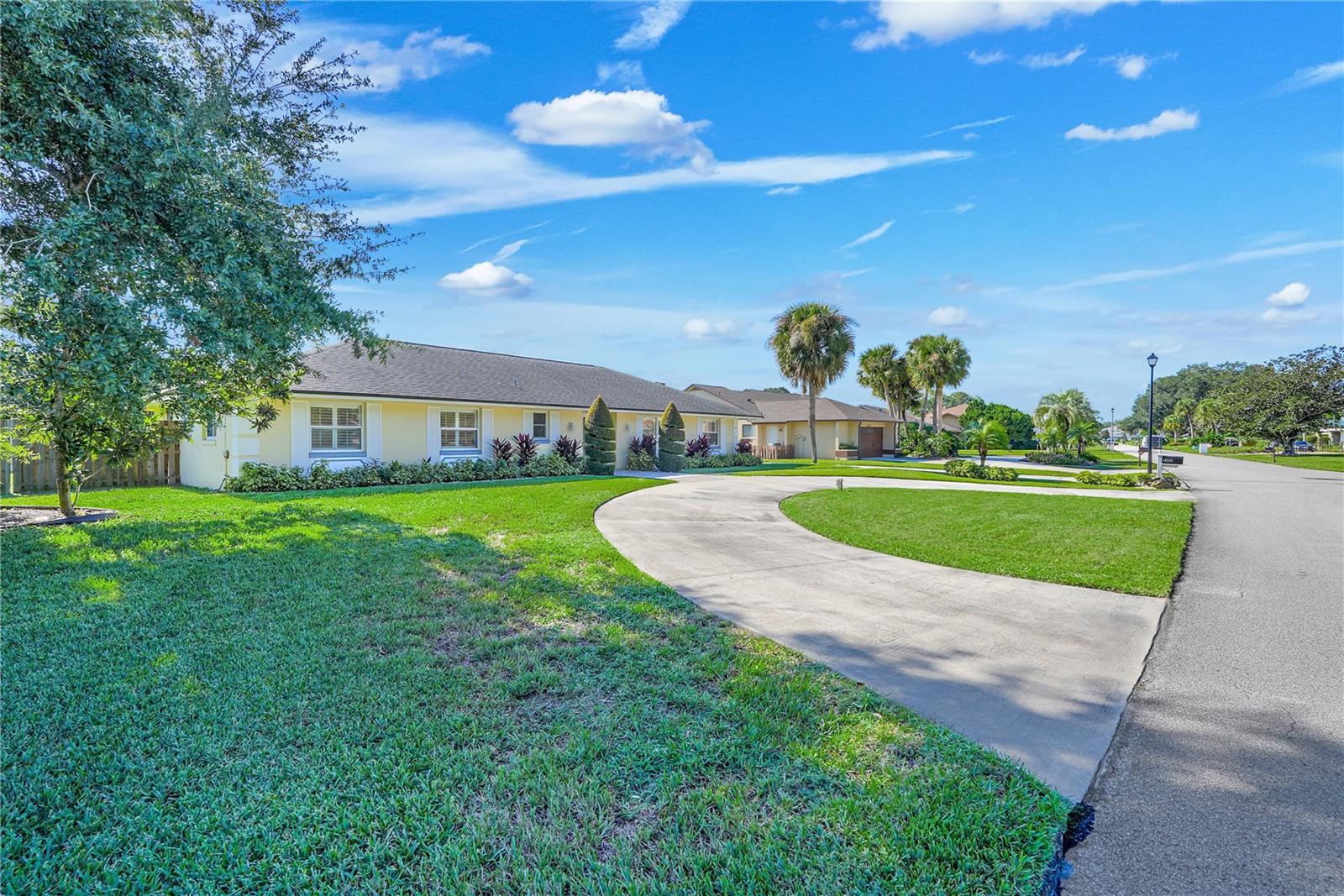 Listing photo 3 for 7606 Orange Tree Ln