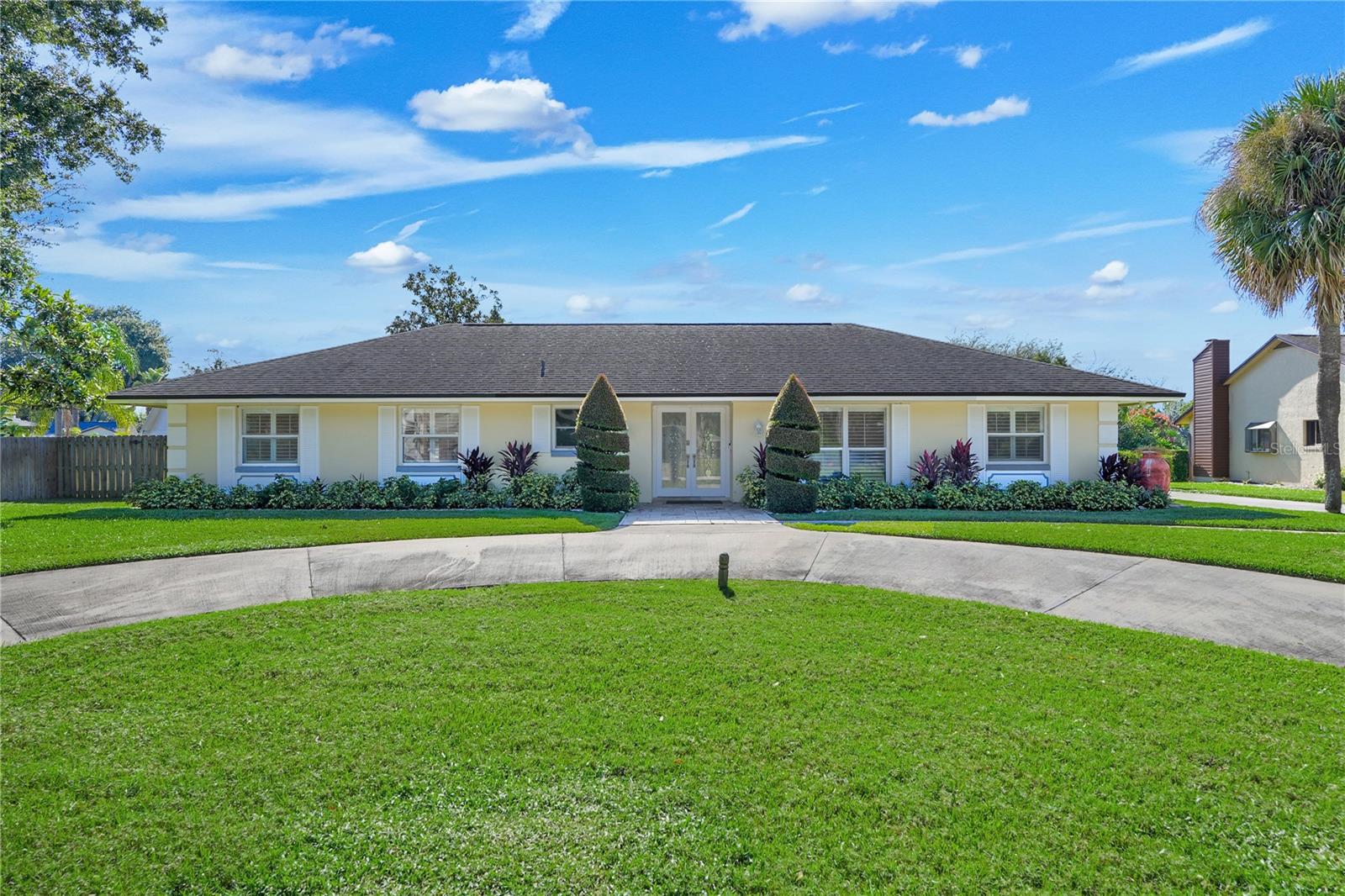 Listing photo 1 for 7606 Orange Tree Ln