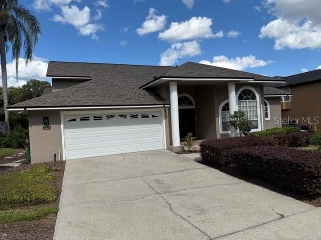 Listing photo 3 for 690 Oak Hollow Way