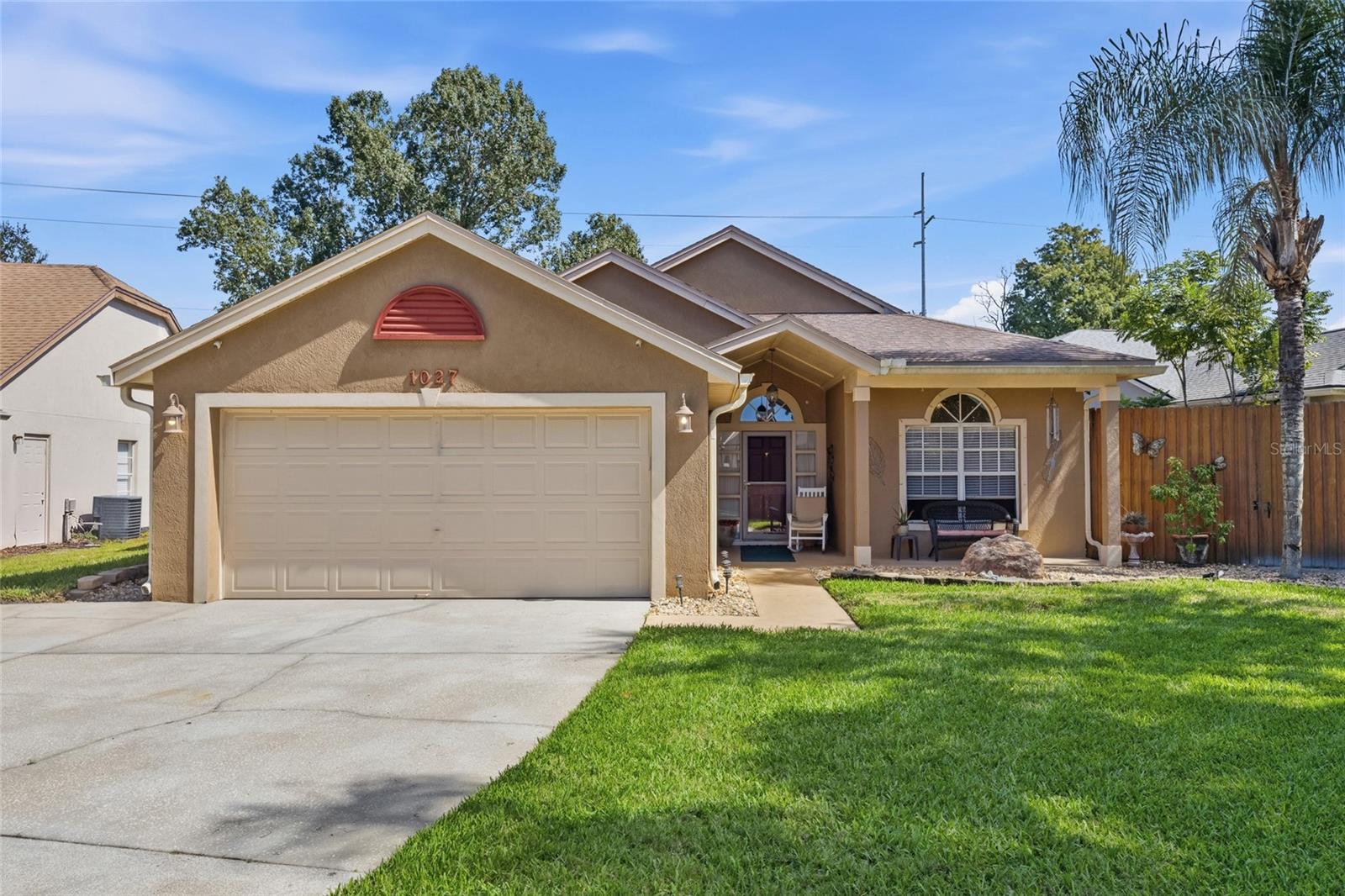 Listing photo 1 for 1027 Kelly Creek Cir