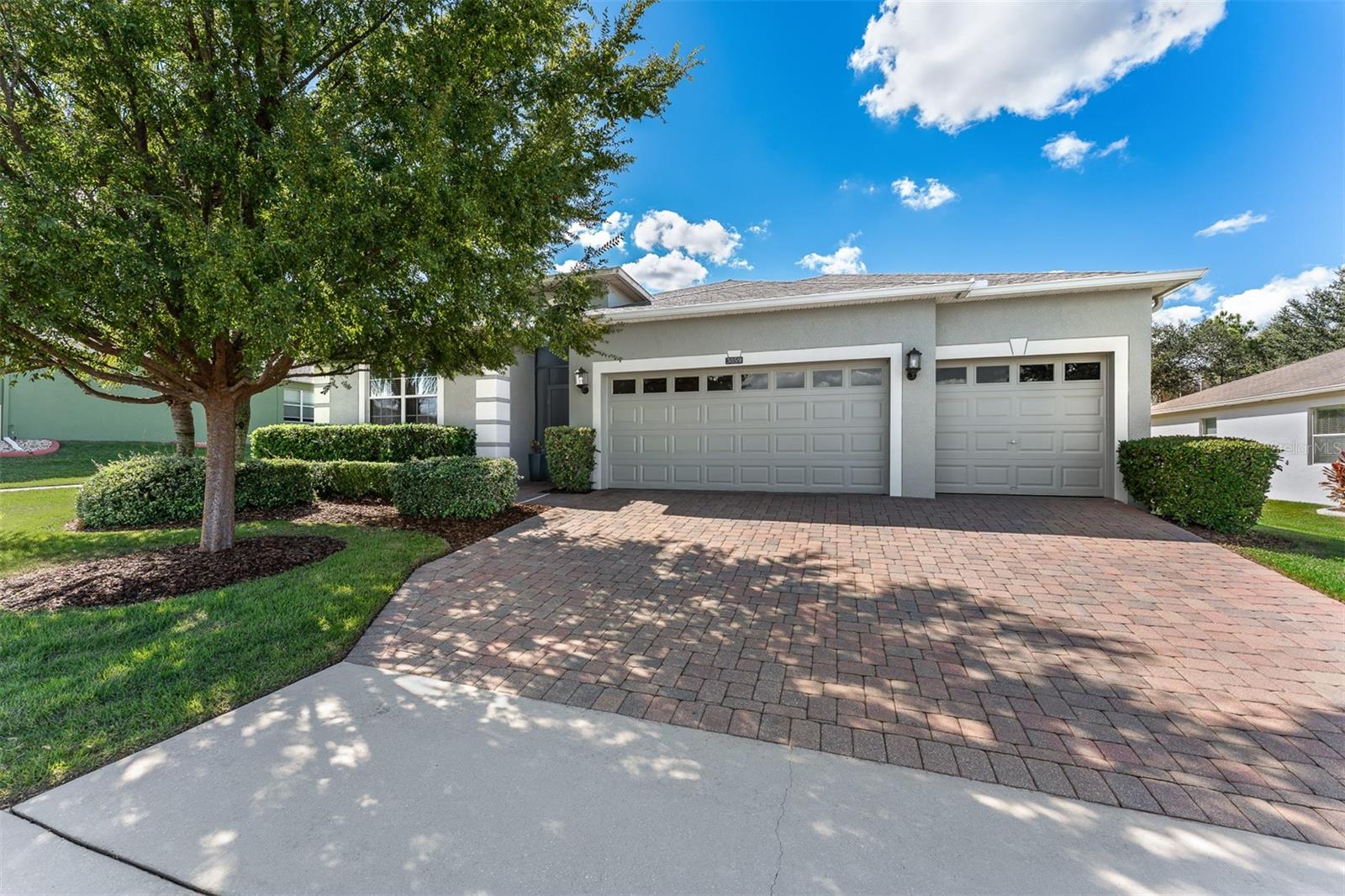Listing photo 1 for 3859 Sanibel St