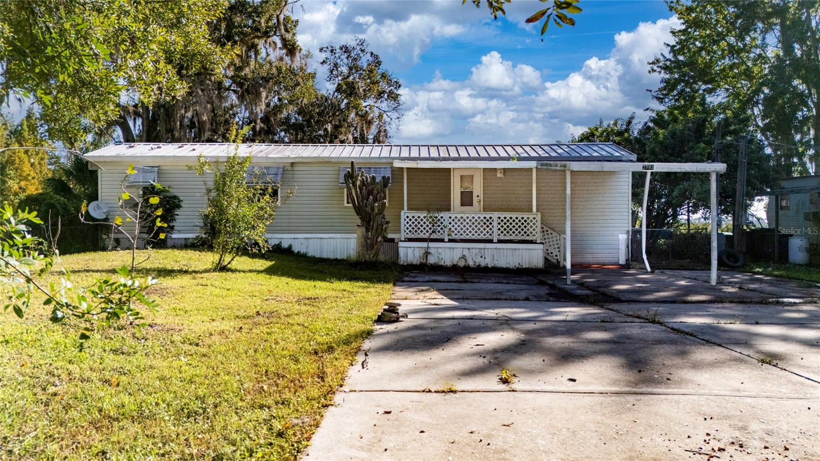 Listing photo 1 for 7582 Berkley Rd