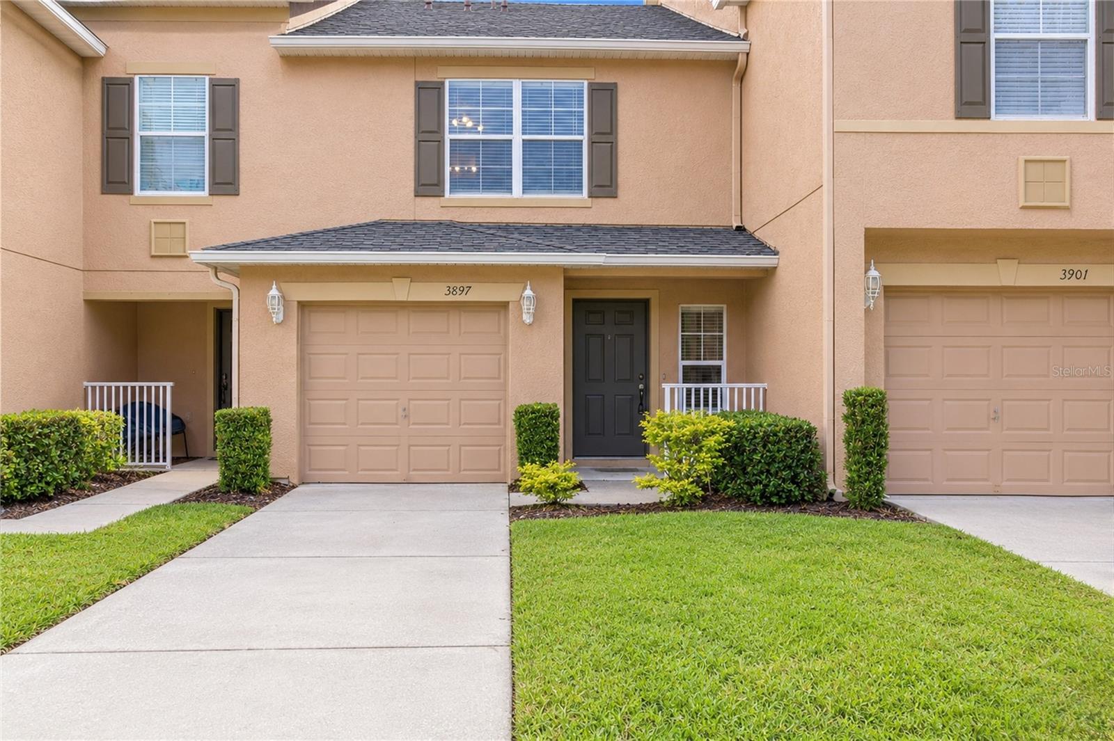 Listing photo 3 for 3897 Silverbell Loop
