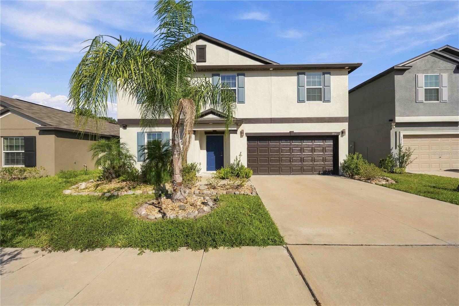 Listing photo 1 for 1814 Red Loop