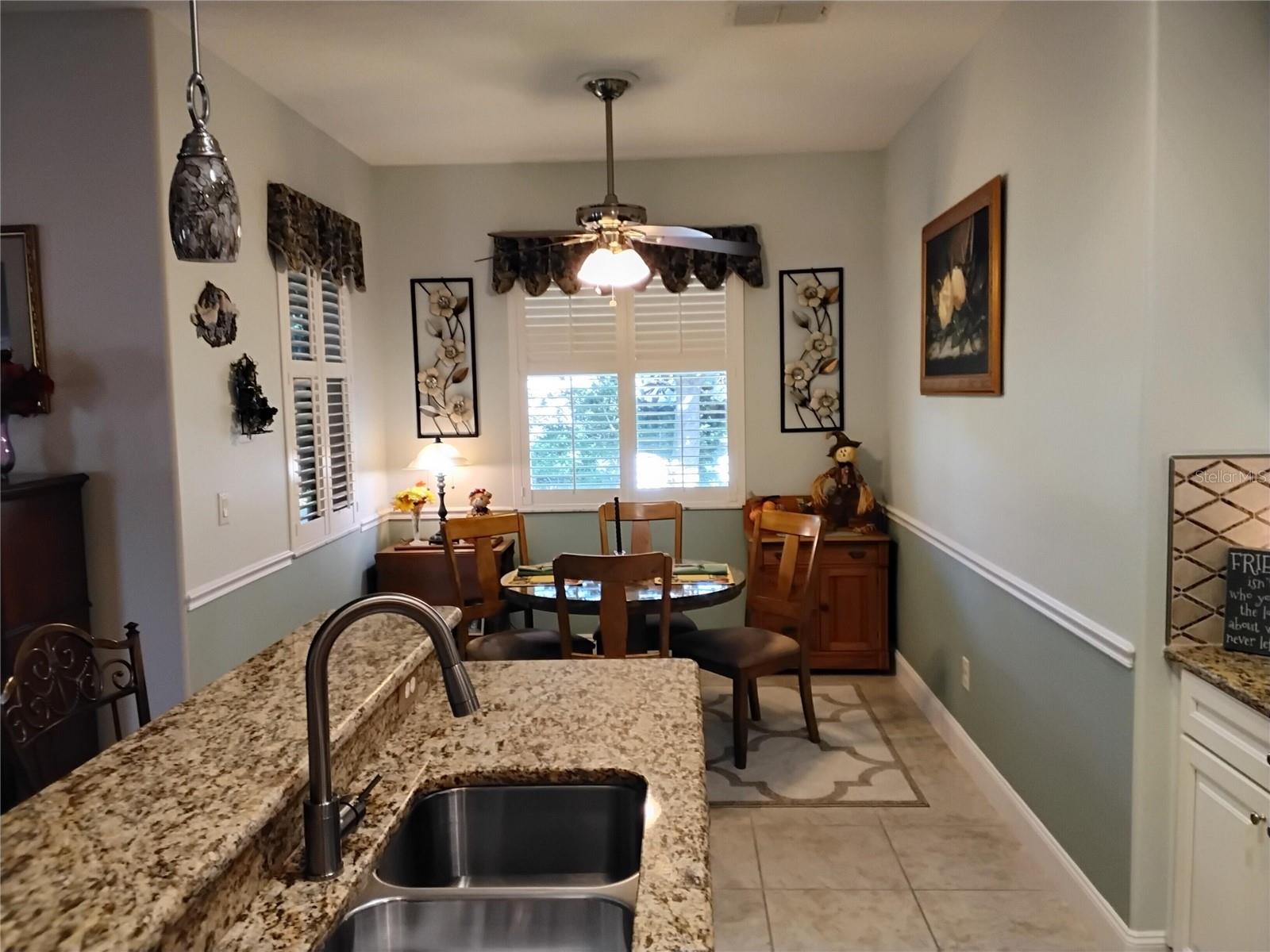 Listing photo 3 for 3317 Saloman